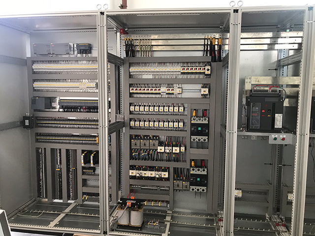 破鱗拉矯機組